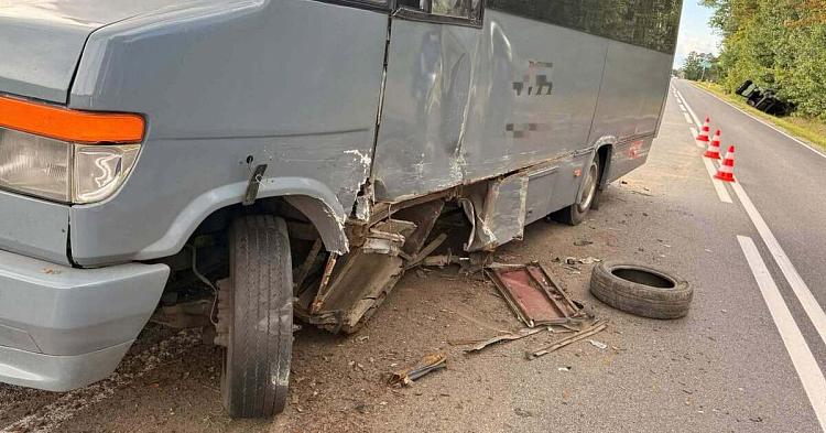 Porzucił Auto W Rowie I Rzucił S...