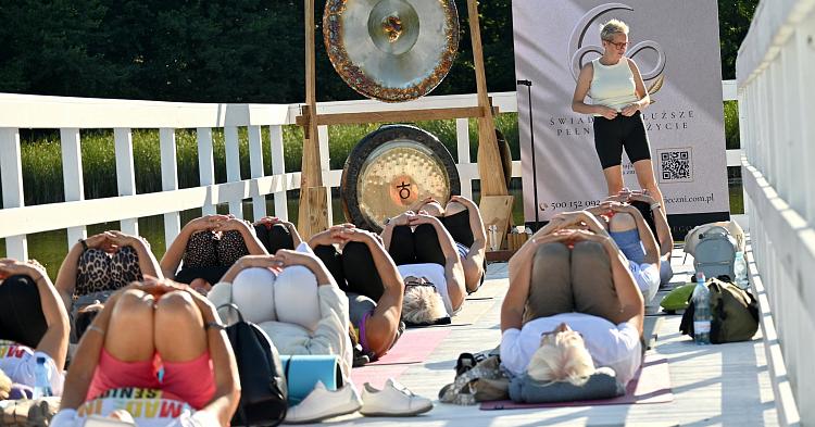 Popołudnie relaksu i sztuki nad Jeziorem Zamkowym  [ZDJĘCIA]