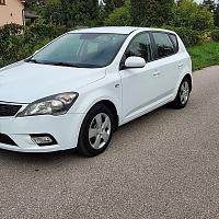 Kia Ceed 1.4 Benz.105km. 2011