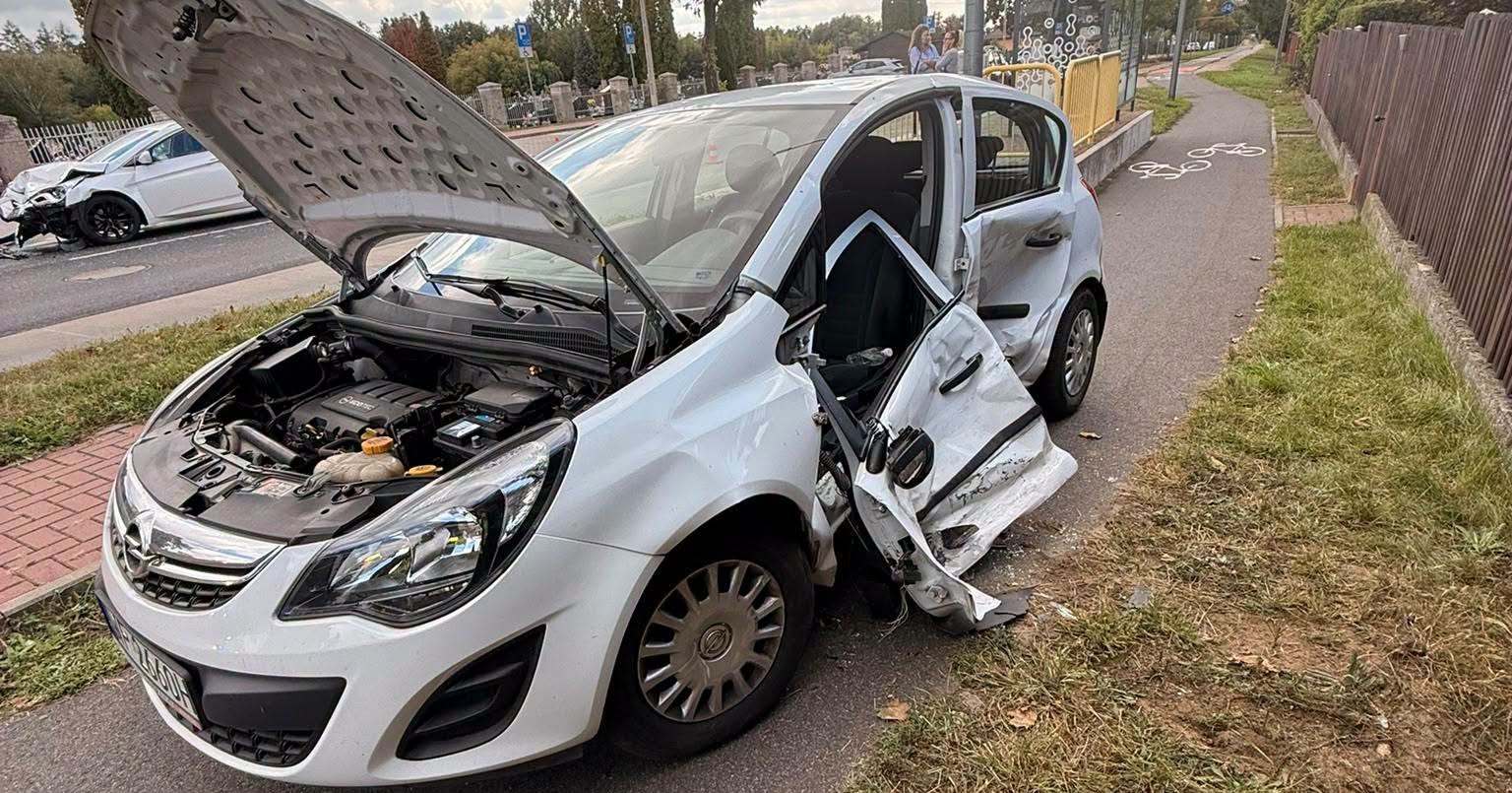 Zderzenie Dwóch Aut W Płocku. K...