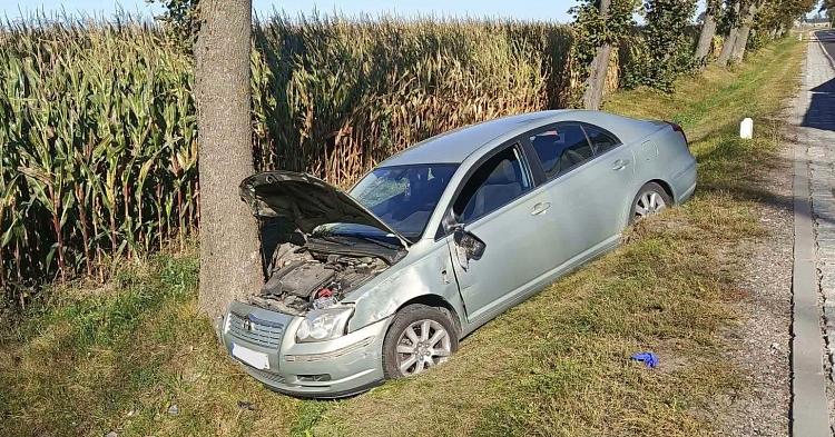 Wypadek na drodze nr 60 w Świerczynku. Droga jest zablokowana