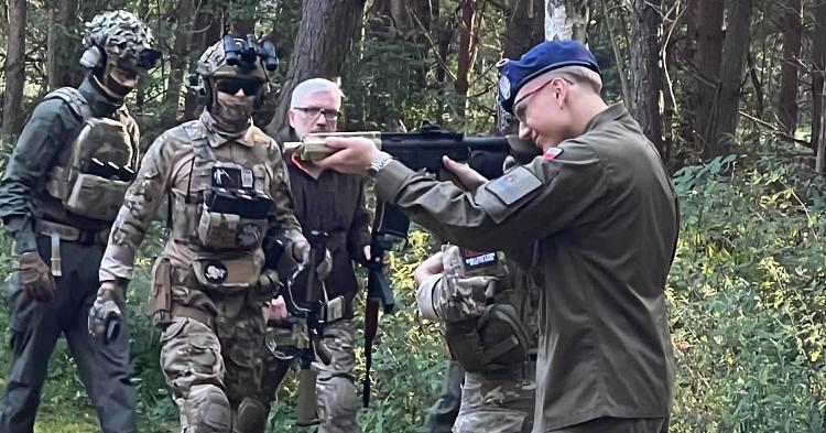 Uczniowie klas wojskowych GCE na pikniku służb mundurowych [ZDJĘCIA]
