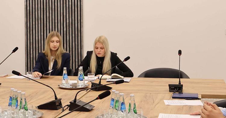 Młodzi radni szykują niespodziankę na Dzień Seniora. Pomysły już są