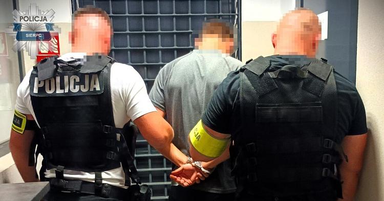 Sierpc. 17-latek zapowiadał atak w szkole. Policja zatrzymała go z nożami