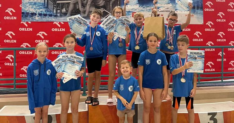35 medali i pierwsze miejsce. Pływacy z Gostynina najlepsi w Płocku