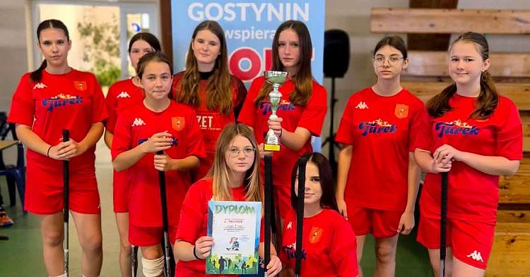 Dziewczęta z SP Pacyna mistrzyniami powiatu w unihokeju