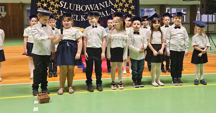 "Ślubowania wielka gala" - uroczyste pasowanie  na ucznia w SP5