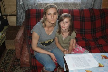 Mieszkają w ruderze! „Boimy się o własne dzieci”