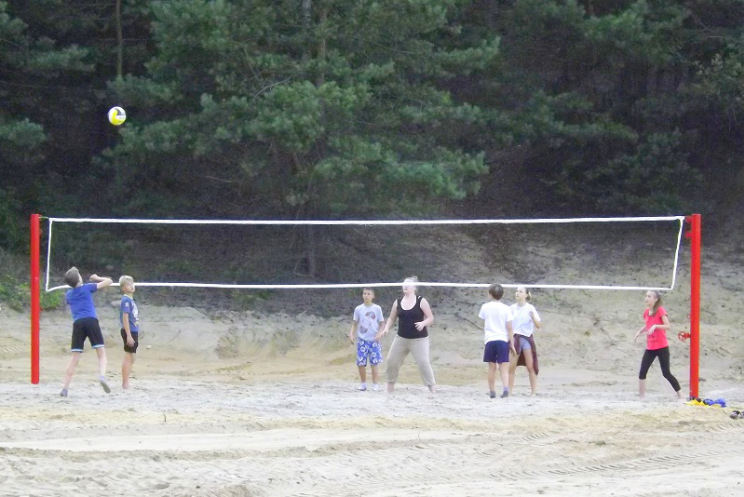 Zalew Piechota: Nowy piasek i siatka dla siatkarzy