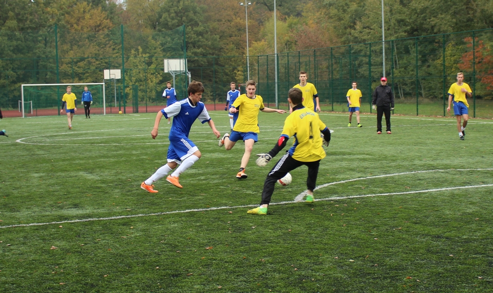 Gimnazjum nr 1 mistrzem powiatu „piłkarskich 6” chłopców