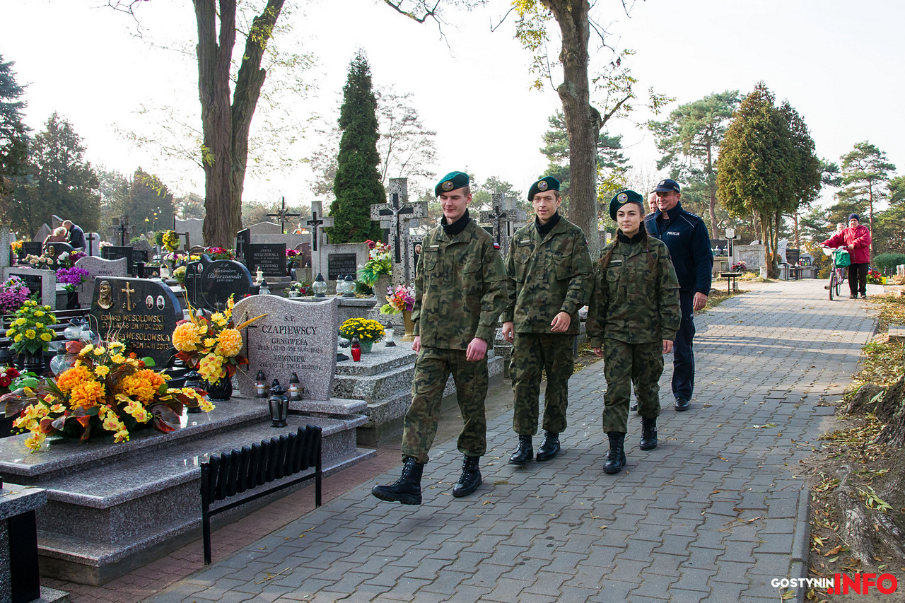 Uczniowie z PUL-u pomagali w akcji „Znicz”
