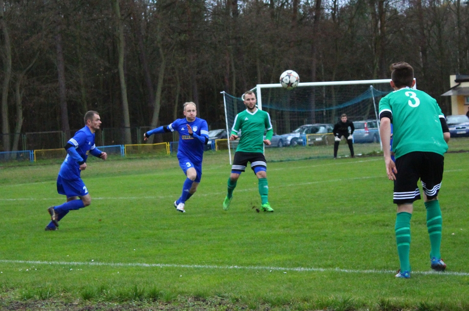 Mazur pokonuje piłkarzy z Gąbina i opuszcza ostatnie miejsce w tabeli