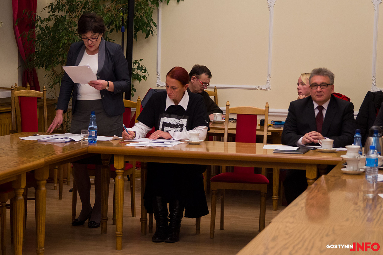Spór radnych i burmistrza o uchodźców w Gostyninie
