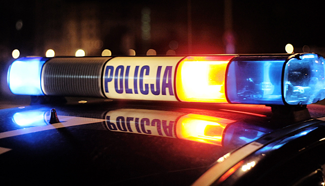 Pijany i wyziębiony leżał na środku drogi