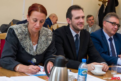 Burmistrz manipuluje faktami w sprawie podwyżek wody. Dowody