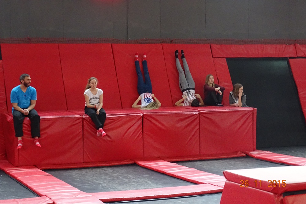 Gimnazjum nr 2 pierwszy raz w Parku Trampolin i na pokazie Kosogłosa