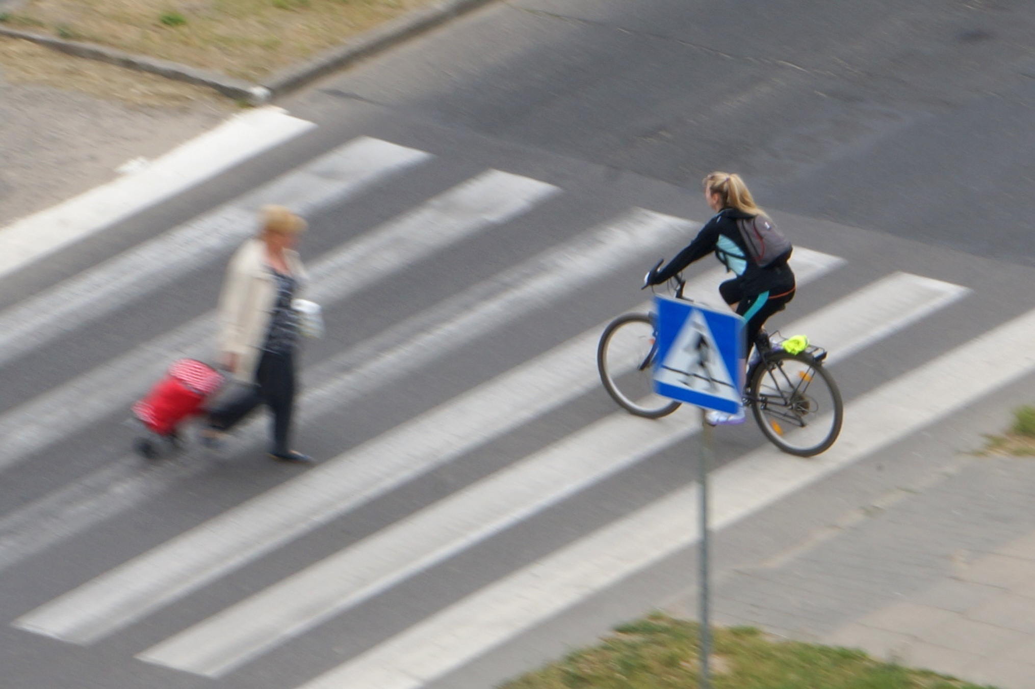 Piesi nagminnie łamią przepisy drogowe