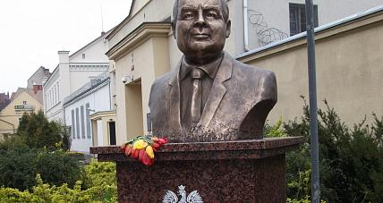 Pomnik śp. Lecha Kaczyńskiego W...