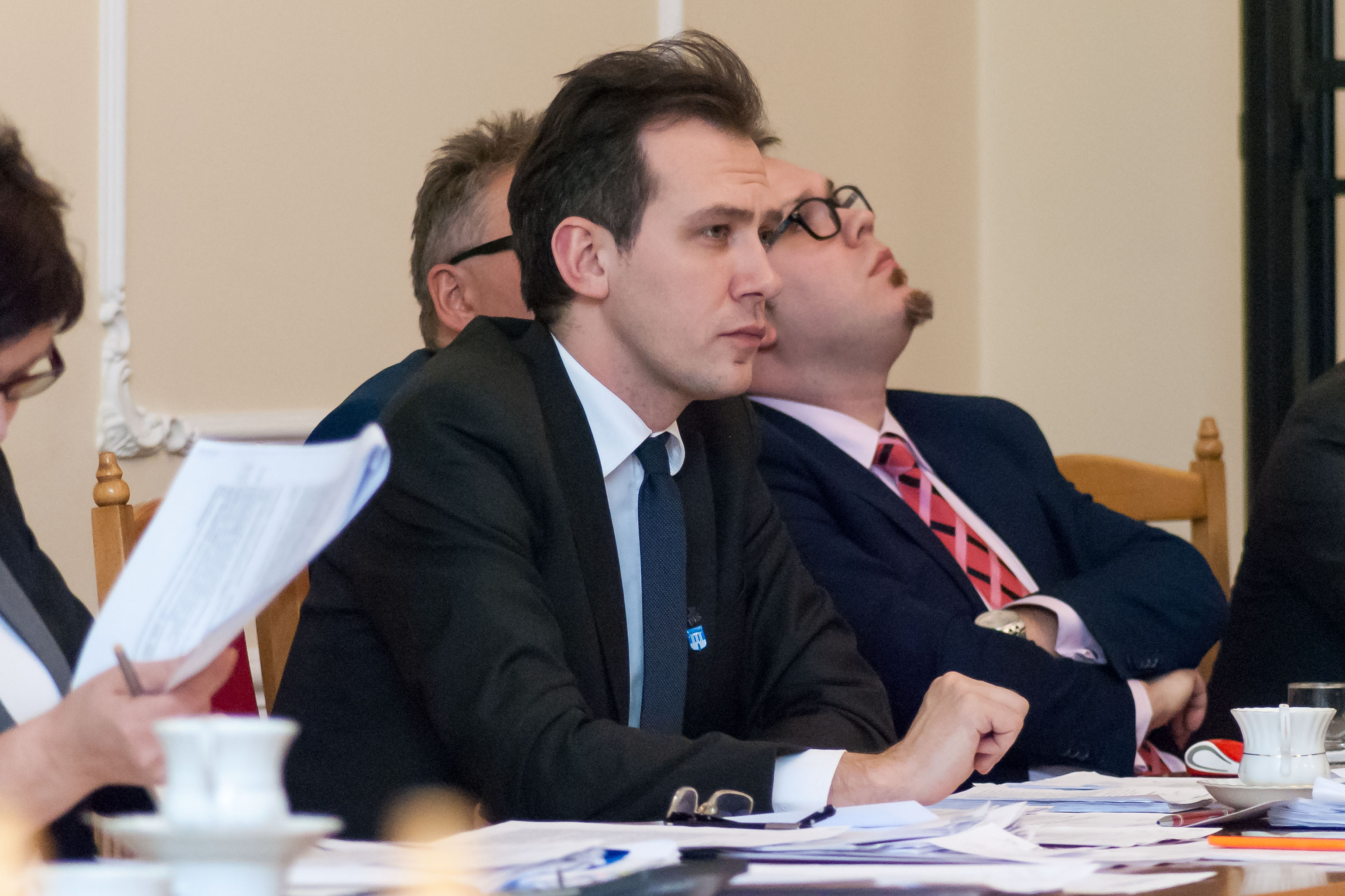Burmistrz zaplanował ponad 5,4 mln zł na wynagrodzenia w UM