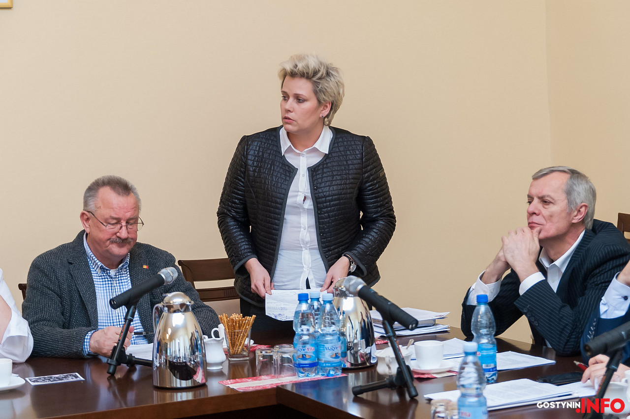 Hale sportowe otwarte dla młodzieży do celów sportowo-rekreacyjnych