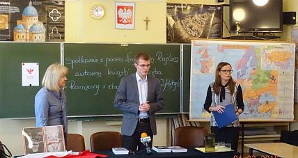 Autor Książki Pt. ?wilczęta. Roz...