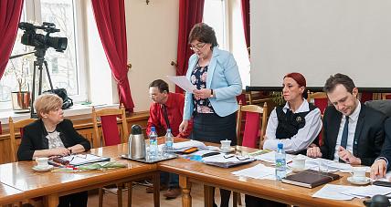 Miasto Nadal Spłaca Raty ...