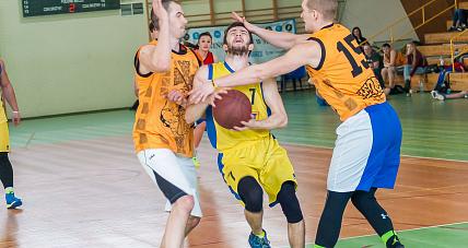 Basket Izolbet Gostynin Zwycieżył W...
