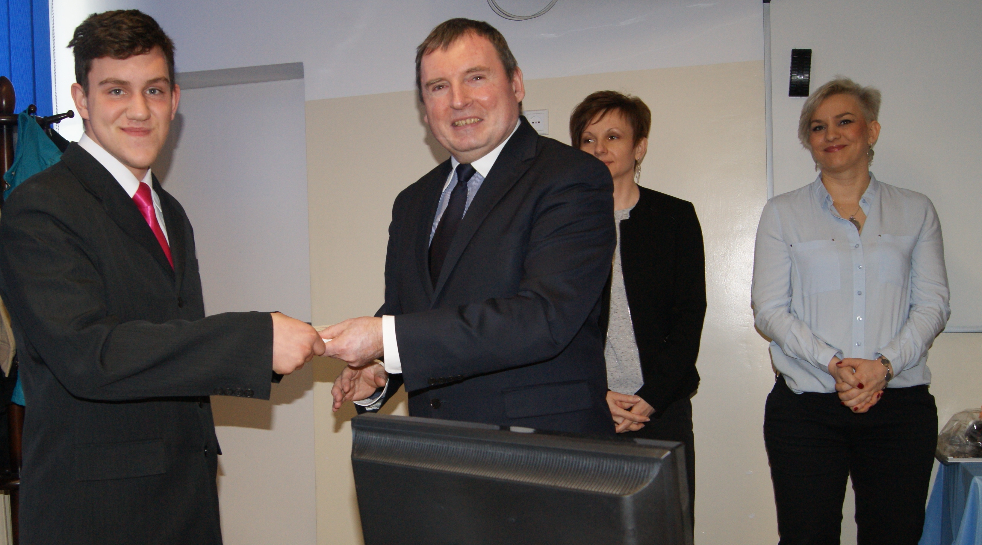 Konkurs Fizyczno – Polonistyczny  „Fizyka może być piękna” w GCE