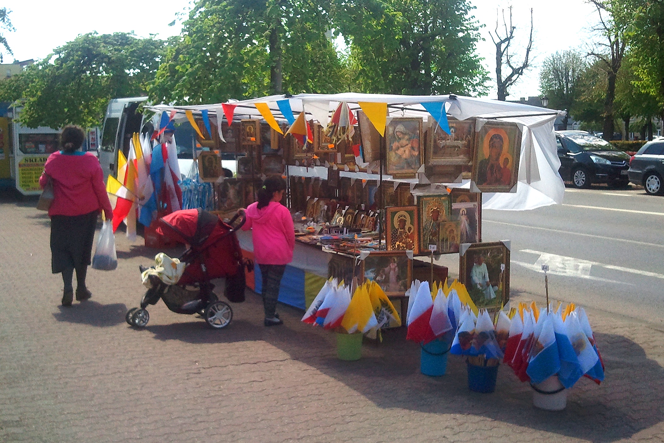 Na Rynku ruszyła sprzedaż pamiątek z Matką Bożą Częstochowską