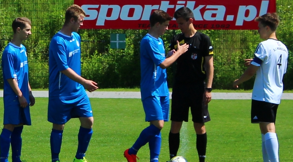 Juniorzy Mazura przegrali z liderem