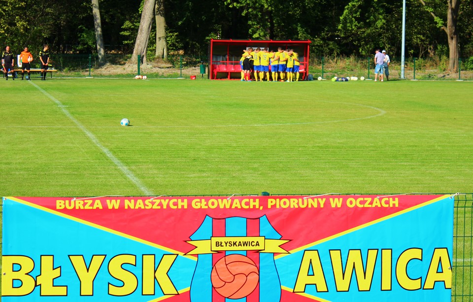 Piłkarskie niższe ligi: Błyskawica Lucień czeka na baraż