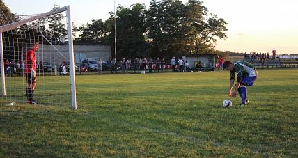 Mazur W Karnych Wygrywa Mecz...