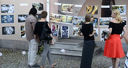 ?ocalić Od Zapomnienia” - W...