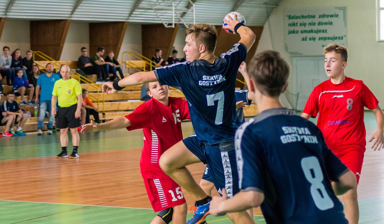Szczypiorniści Handball Team Skrwa zadebiutowali przed własną publicznością [19 ZDJĘĆ]