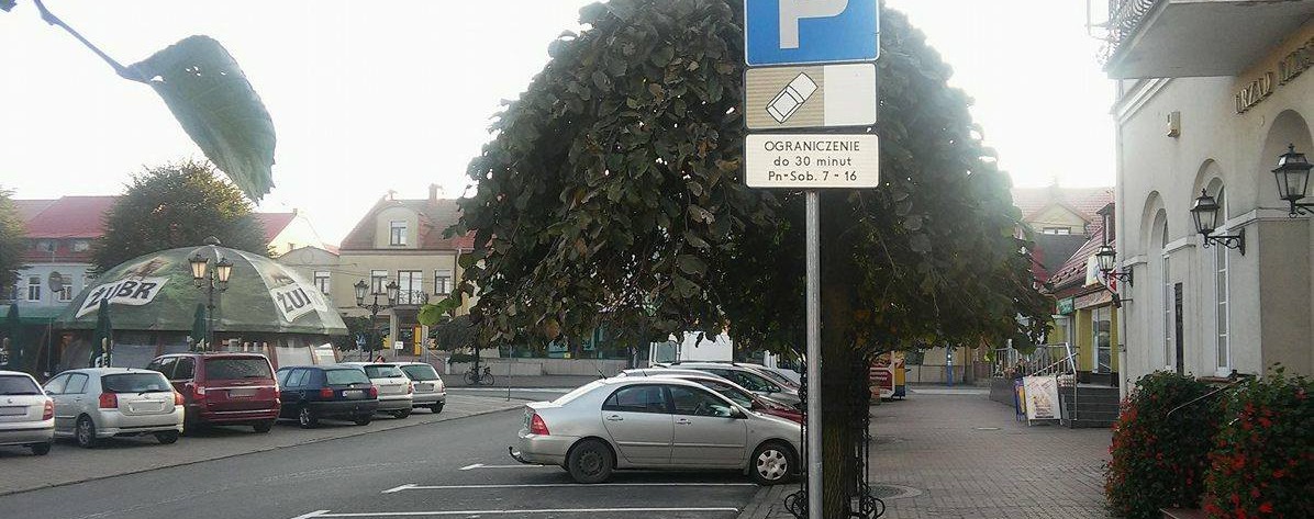 W Rynku możemy zaparkować maksymalnie na 30 minut. Jak przepisy sprawdzają się w praktyce? [ZDJĘCIA]
