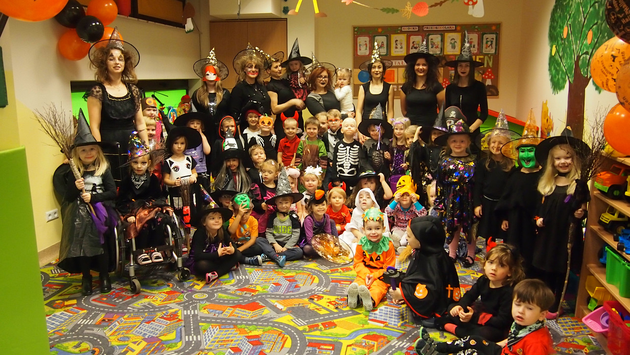 Halloweenowy  bal w Akademii Przedszkolaka [ZDJĘCIA]
