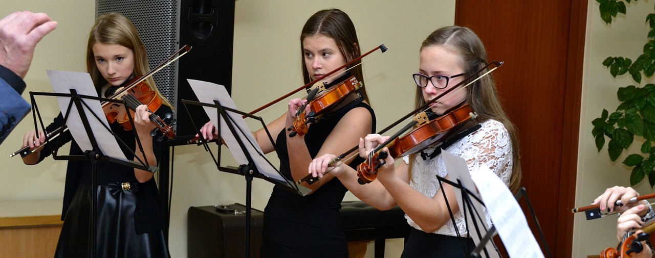 Koncert juniorów dla seniorów [22 ZDJĘCIA]