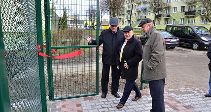 Wstęga Przecięta, Boisko N...