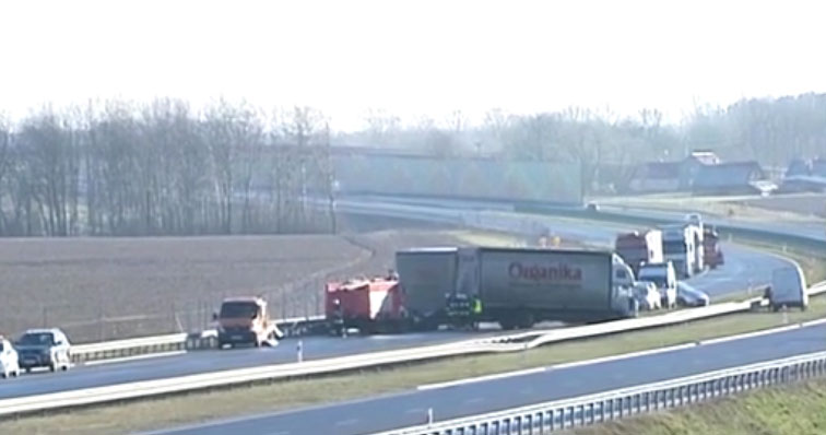 Tragiczny wypadek na A1 pod Pomarzankami - 15 km od Gostynina [VIDEO]