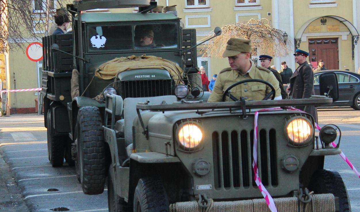 Odsłonięto tablicę upamiętniającą podporucznika Henryka Jóźwiaka "Groźnego” [ZDJĘCIA]