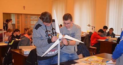 Uczniowie Gce Budowali Własne ...