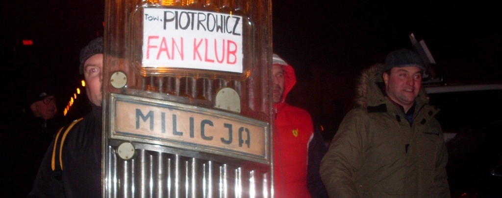 Gostyninianie na marszu KOD w 35. rocznicę wprowadzenia stanu wojennego [ZDJĘCIA]