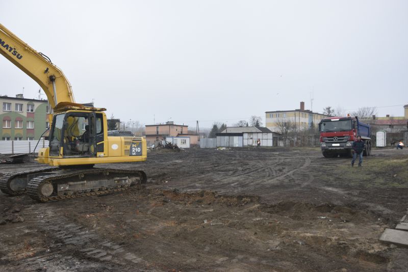 Nowa inwestycja przy ul. 3 Maja. Budowa budynku mieszkalno-usługowego  [ZDJĘCIA]