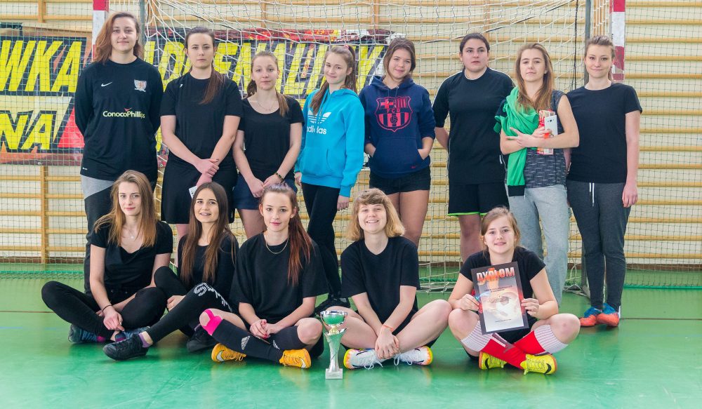 Licealistki  Zdobyły Trofeum ...