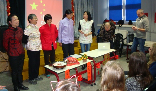 Chiny bliżej nas - spotkanie z gośćmi z Chin w SP1 [ZDJĘCIA]