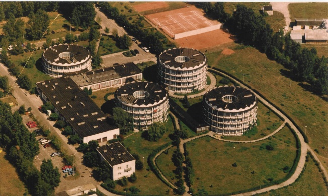 Szum medialny pomógł. Biznesmeni zainteresowali się „okrąglakami” w Miałkówku