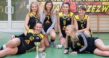 Siatkarki Gostynin Team Spadają ...