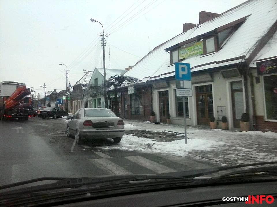 Miesiąc temu zniknął kiosk, został bałagan [ZDJĘCiA]