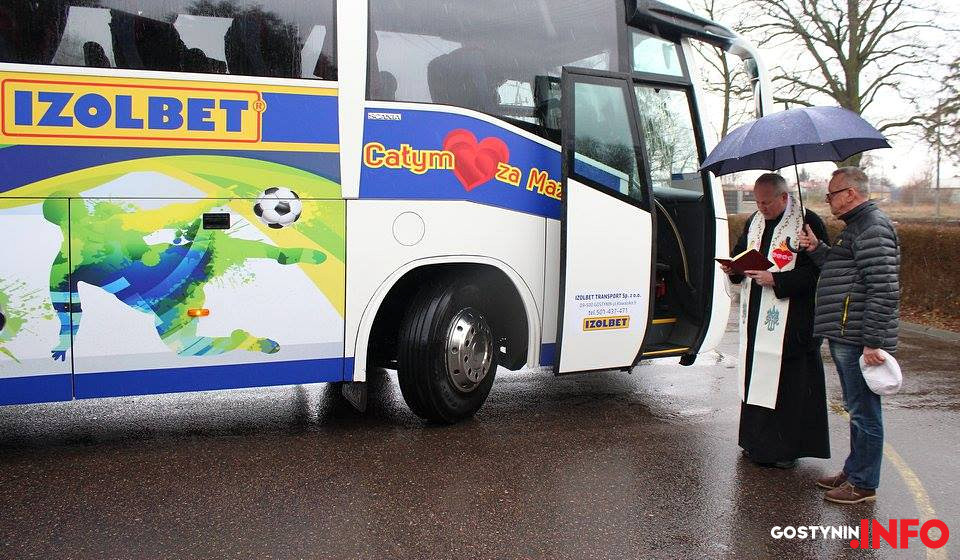 Święcenie autobusu Mazura [ZDJĘCIA]