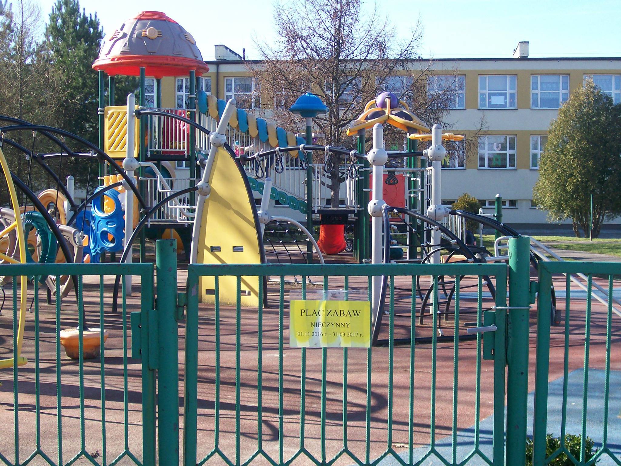 Plac zabaw przy SP3 nieczynny